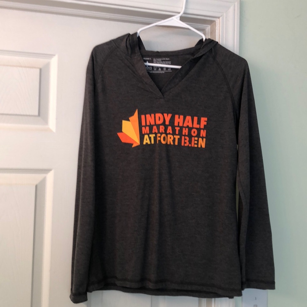 Hooded long sleeve shirt